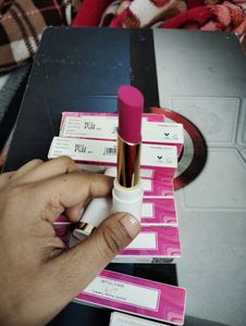 Myglamm Lit Creamy Matte Lipstick