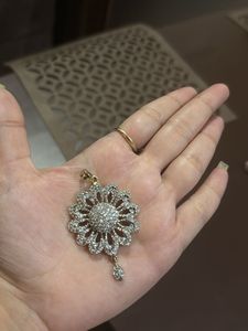 Sparkling Floral Pendant