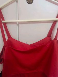 Cute Red Crop Top new with tag (M) size