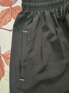 black short L size , new but i lose its tag,
