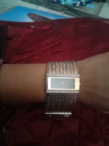 Elegant Women&#39;s Watch