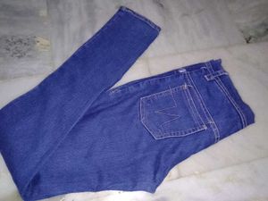 women's blue colour jeans