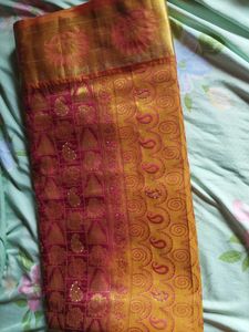 Pattu Saree With Good Type Zari Border