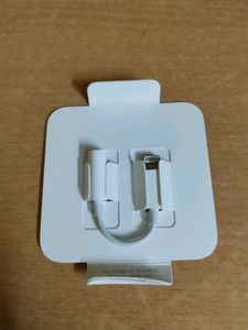 Apple Lighting To 3.5 Mm Headphone Jack Adapter
