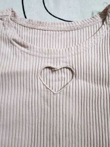 Cute Ribbed Tee With Heart Cutout