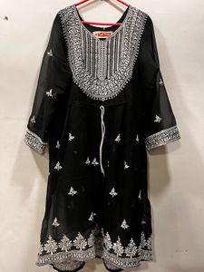 Elegant Black Embroidered Kurta