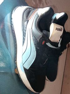 Puma Sneakers