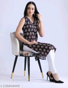women fashionable short kurti
