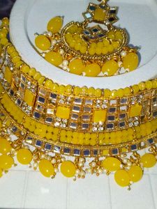 Yellow 💛 Kundan Necklace