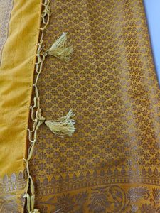 Elegant Pink &amp; Gold Saree with blouse piece