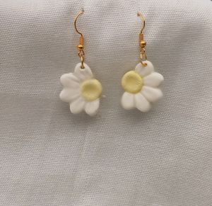 Handmade Floral Daisy Earrings