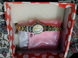 Elegant Women&#39;s Watch
