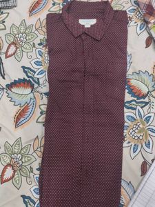 maroon shirt