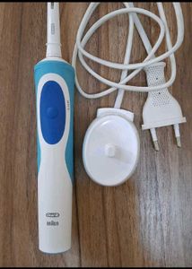 BRAUN  - Oral B Vitality Electric Toothbrush
