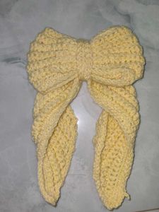 HOMEMADE crochet bow hair clip