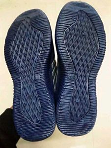 NEW NO USED SPORTS SHOES.