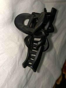 Black Hair Claw Clip