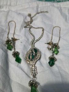 Emerald Green Stone Necklace &amp; Earring Set