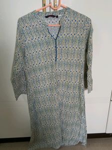 Kurti rarely used in good condition. No flaws.