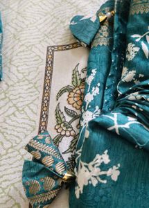 Elegant Dark Green Saree With Blouse(like New)