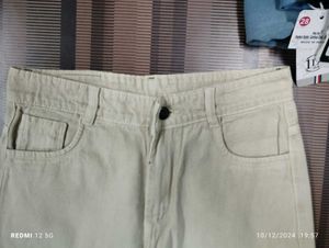 CD-27 Size 28 Straight Jeans