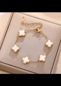 Clover Bracelet ( White)