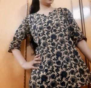 Women&#39;s Relaxed Fit Tunic Readymade Short Kurti