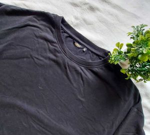 Comfy Black Sweatshirt
