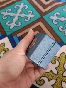 Elegant Flower Design Gold Ring box