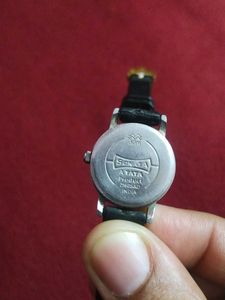 Elegant Ladies Watch