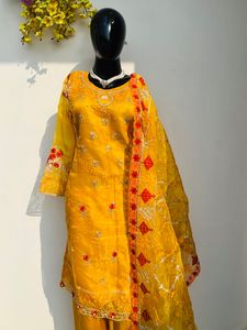 Embroidered Pakistani Suit