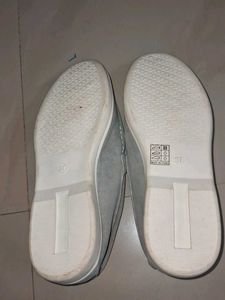 GENTS OR LADY SHOE FROM DUBAI