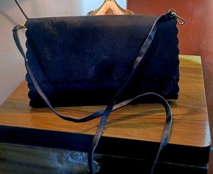 H&amp;M Scalloped Crossbody Bag