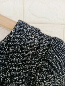 Chic Black &amp; White Top