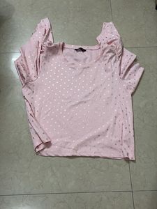 pink top