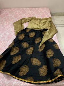 Top With Skirt ✨✨✨
