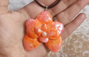 Floral Pendant Necklace