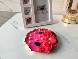 Floral Candle in Gold Dish