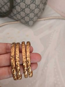 Bangles Gold Look
