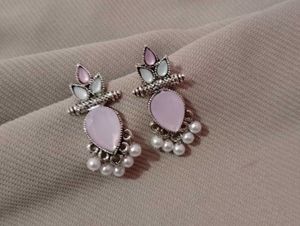 Pink Aura: Ethnic Pearl Danglers