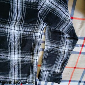 Black &amp; White Plaid Cropped Flannel Shirt