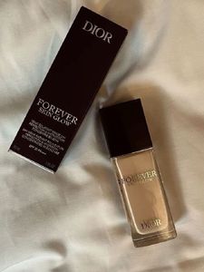 DIOR FOUNDATION