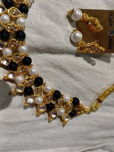 Black And White Pearl Necklace