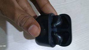 Fire Boltt Earbuds