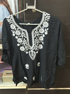 L-Xl Chikankari Short Kurti