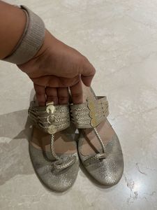 Kalaniketan - Ethnic Gold Kolhapuri Heels