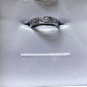 GIVA 925 Silver Encraved Ring