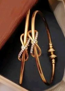 Heart&amp;Knot Bangle