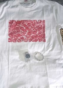 Stylopia Lips Graphic Tee