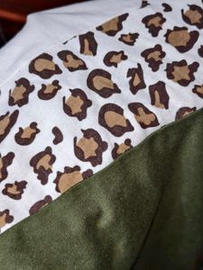 Casual round neck T-shirt